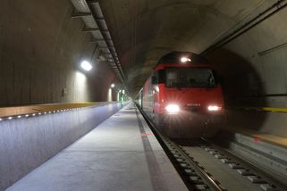 Projeďte se nejdelším železničním tunelem na světě. Je ve Švýcarsku - Médium.cz